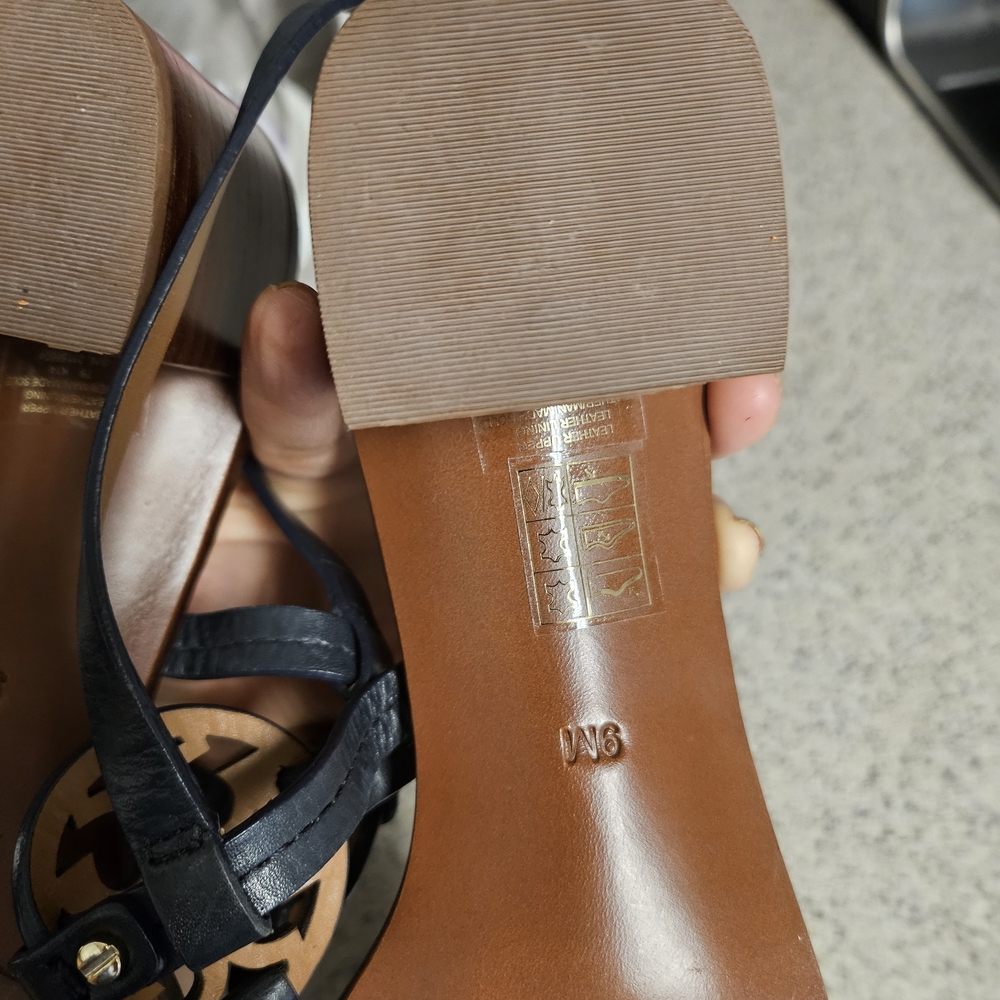 Tory Burch Black Miller Logo Thong Sandals - Picture 4 of 9